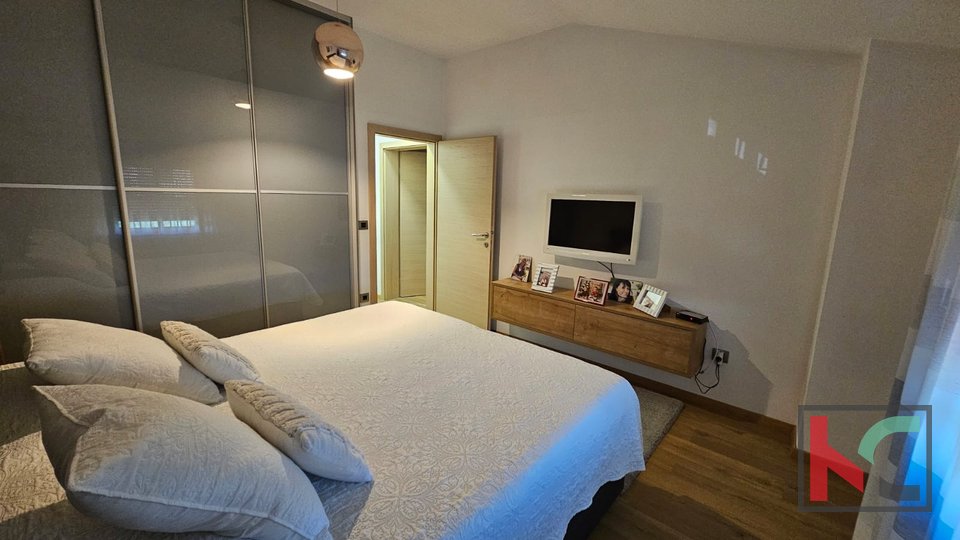 Pula, Nova Veruda, hiša s tremi apartmaji in vrtom 332 m2 #prodaja