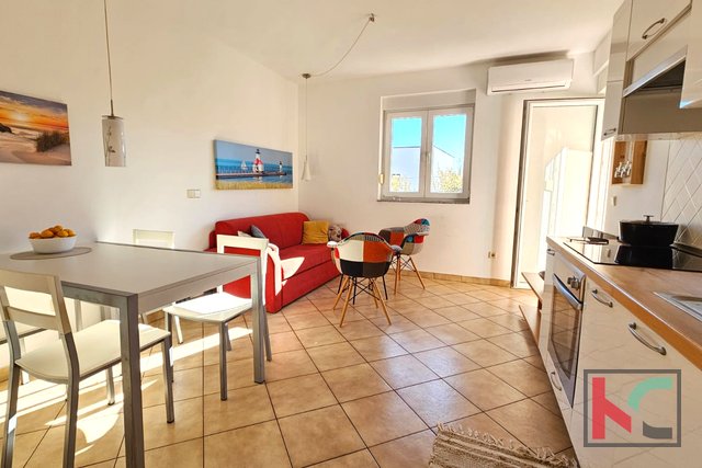 Premantura, Zentrum, Wohnung 2 Schlafzimmer + Wohnzimmer, 64 m2, mit Balkon und Meerblick #Verkauf