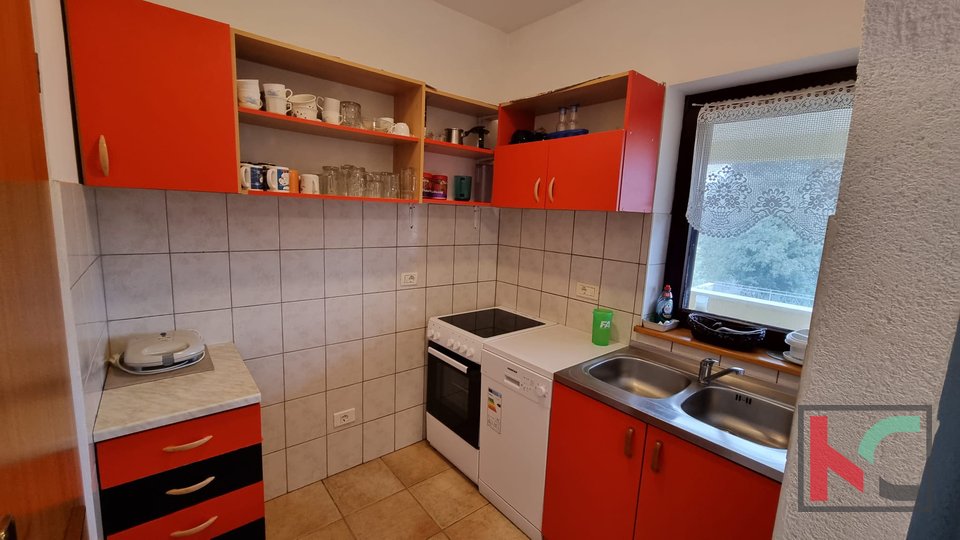 Pola, Veli vrh, casa bifamiliare con piscina e giardino, # in vendita