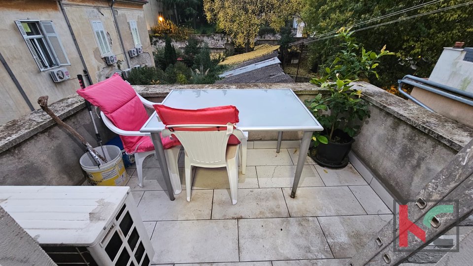 Istria, Pola, centro, appartamento 2SS+DB, terrazzo, #vendita