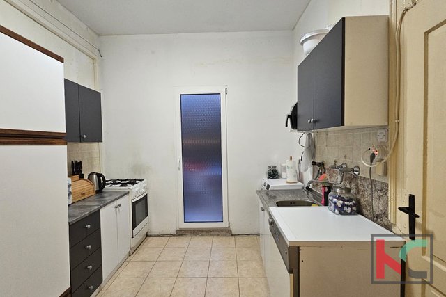 Istria, Pola, centro, appartamento 2SS+DB, terrazzo, #vendita