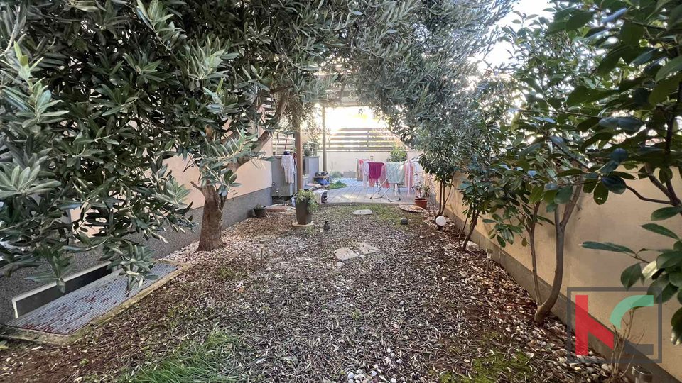 Pula, Monte Magno, modern two bedroom apartment with beautiful garden and pool