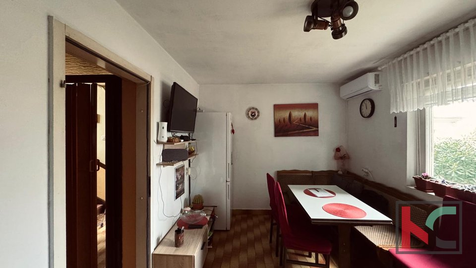 Pula, Vidikovac, comfortable two-story apartment with an open view and garden #sale