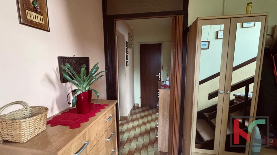 Pula, Vidikovac, comfortable two-story apartment with an open view and garden #sale