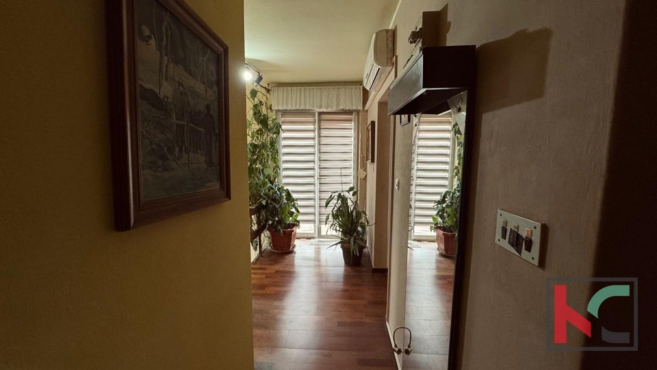 Pula, Vidikovac, comfortable two-story apartment with an open view and garden #sale