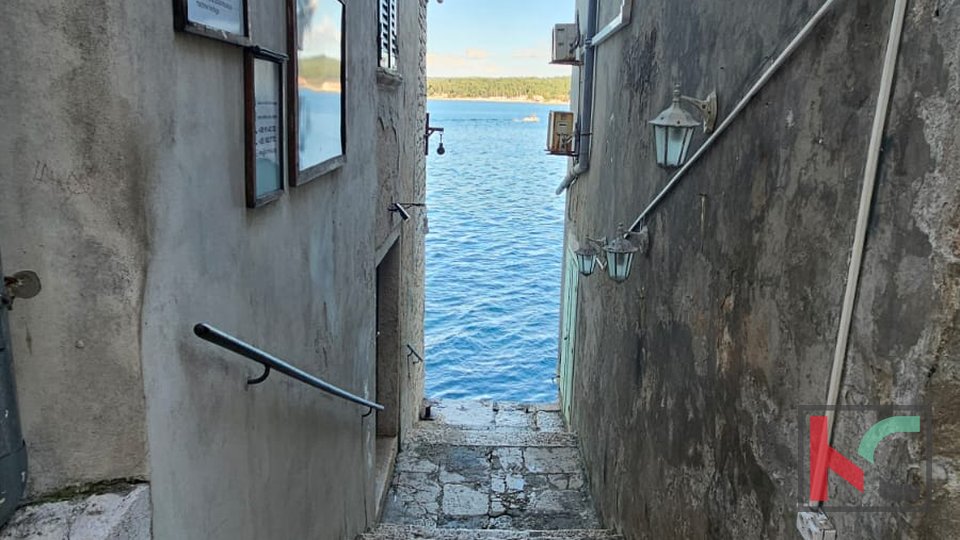 ROVINJ, CENTER, STANOVANJE S POGLEDOM NA MORJE 43 M2 #PRODAMO