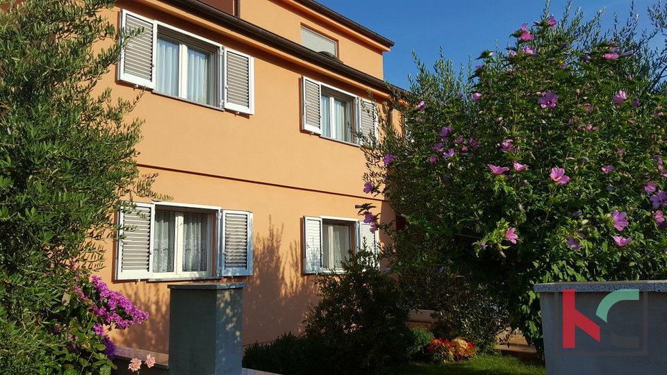 Štinjan, attraente casa / 5 appartamenti arredati / panoramica vista su Brijuni